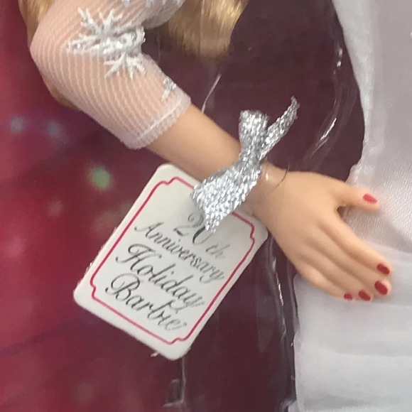 2008 20th Anniversary Holiday Barbie - Picture 10 of 12